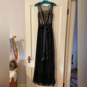 ***Sale*** NWOT Cache Long Black & Gold Evening Dress size 0